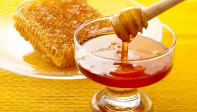 11 Easy Home Remedies Of The Liquid Gold : Honey
