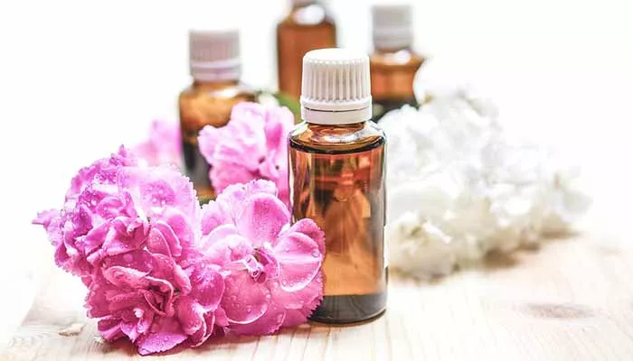 9 Essential Oils for Skin: Essentials for Your Beauty Regime!